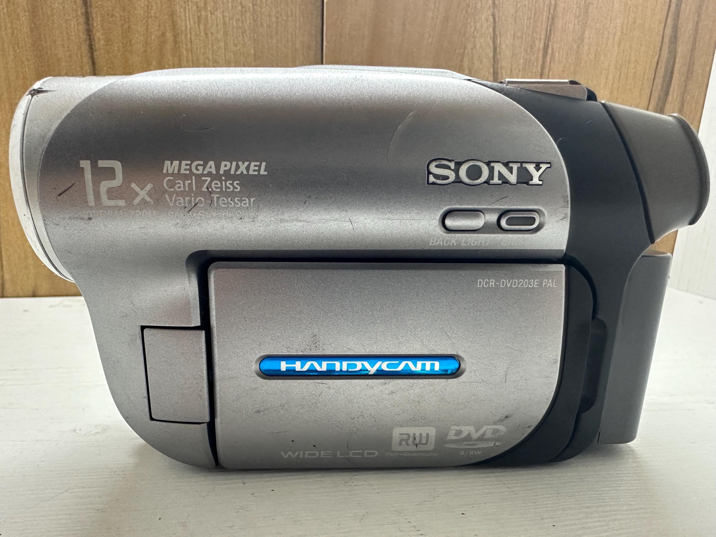 ビデオカメラ Sony Handycam DCR-DVD803 NTSC Amazon.com : Sony DCR-DVD508 6.1MP DVD Handycam Camcorder