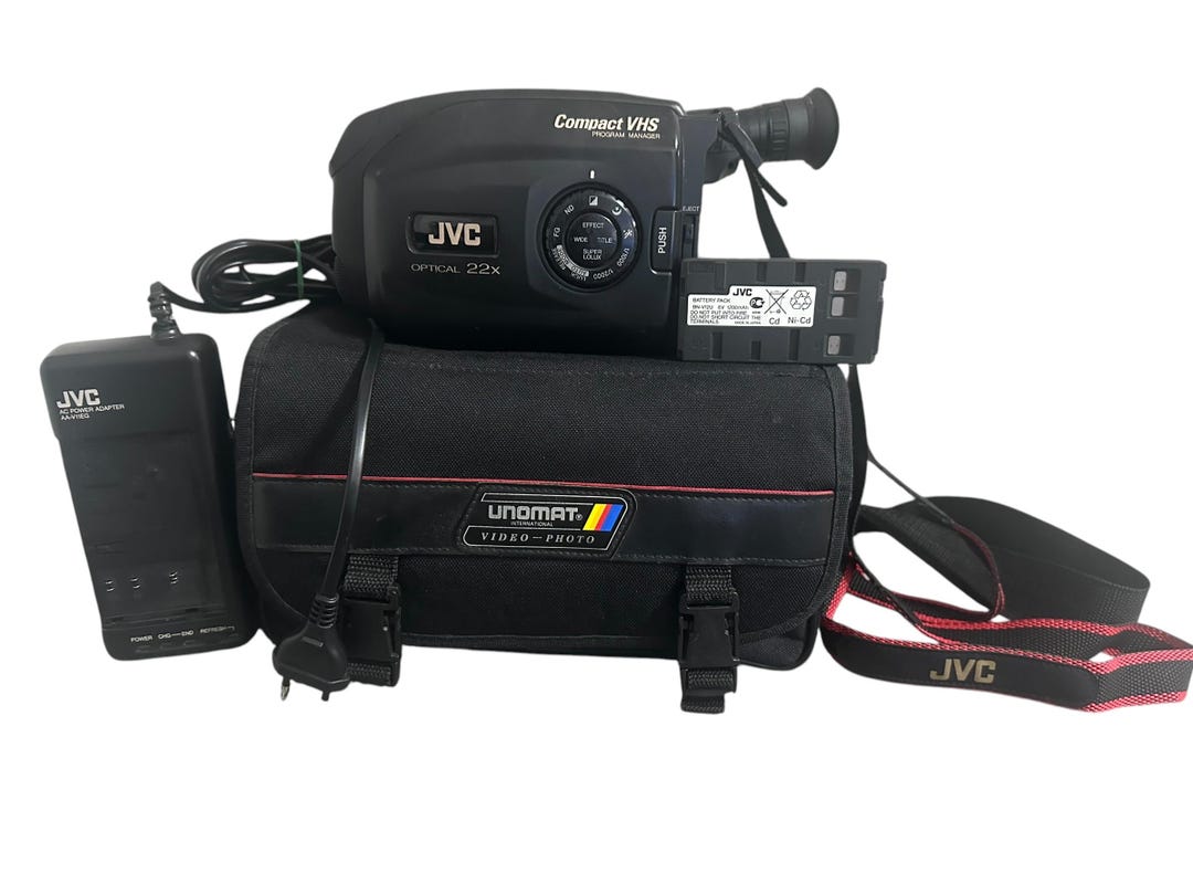 Victor GR-AX95 VHS-C ビデオカメラ Professional JVC GR-AX285EG Compact VHS Video Movie Japan Auto