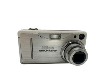 CASIO Exilim EX-Z77 Digital Camera 7.2 MP 3X Optical Zoom 2.6