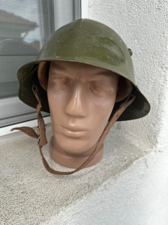ヴィンテージ ミリタリー ドイツ型ヘルメット M36 ブルガリア軍