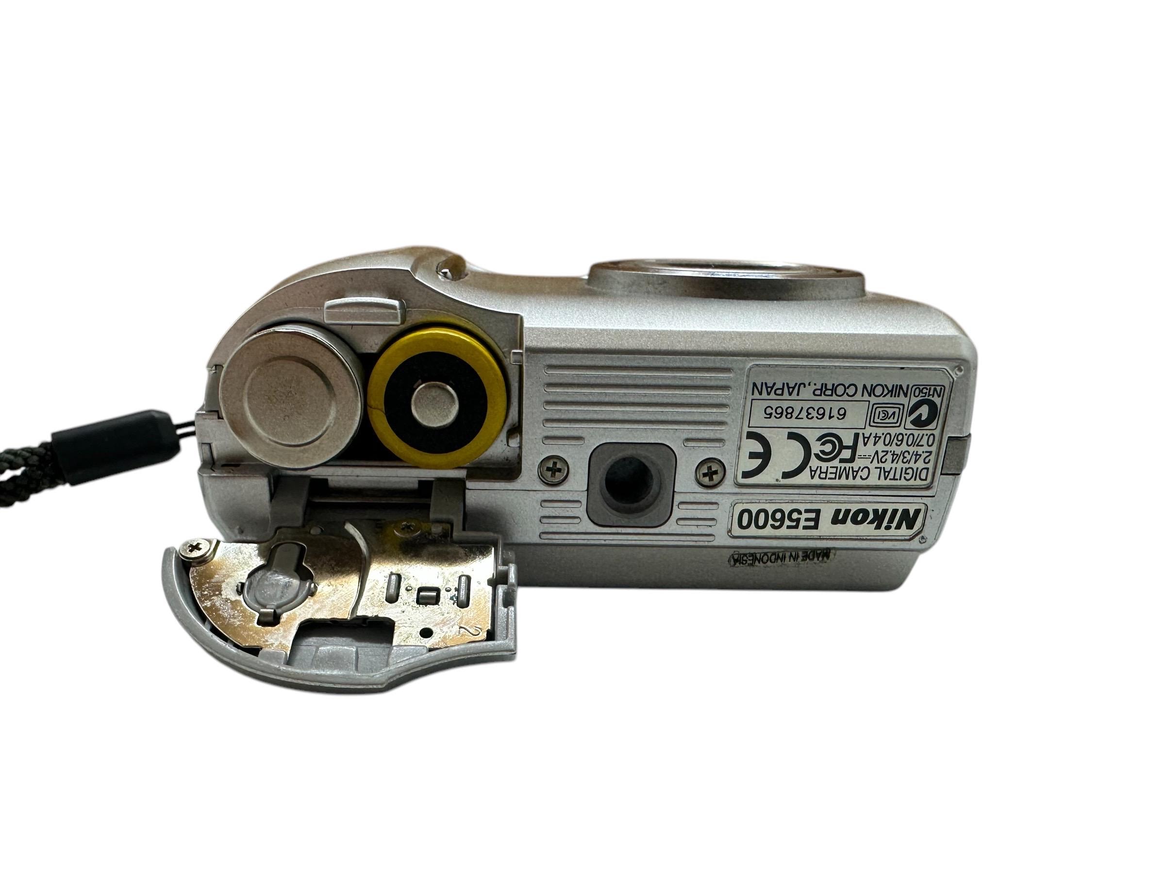 ニコン NIKON Coolpix E5600 デジタルカメラ Amazon.com : Nikon Coolpix 5600 5MP Digital Camera with 3x