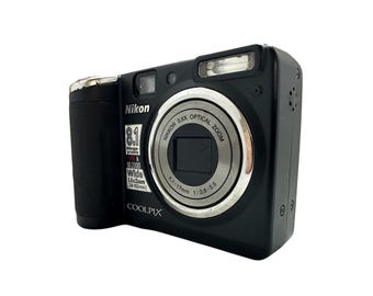 Nikon Coolpix P50 VR Iso 2000 Japan Digital Camera 3 Inches Lcd