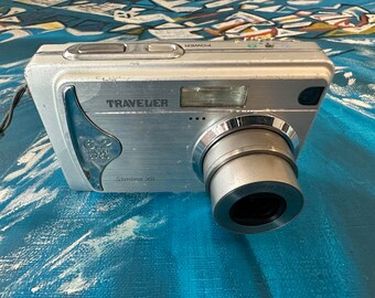 Traveler Slimline X6 Made in Germany 6.2 MP Supra Foto 2,5 Inches LCD 3X Optical Zoom