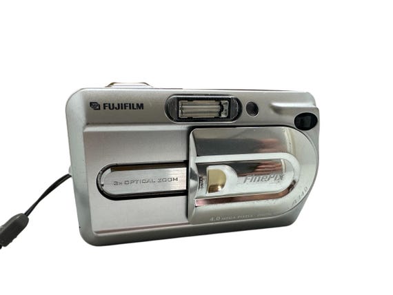 富士フイルム FUJIFILM FinePix A340 デジタルカメラ Fujifilm FinePix A340 4.0MP Digital Camera Tested & Working