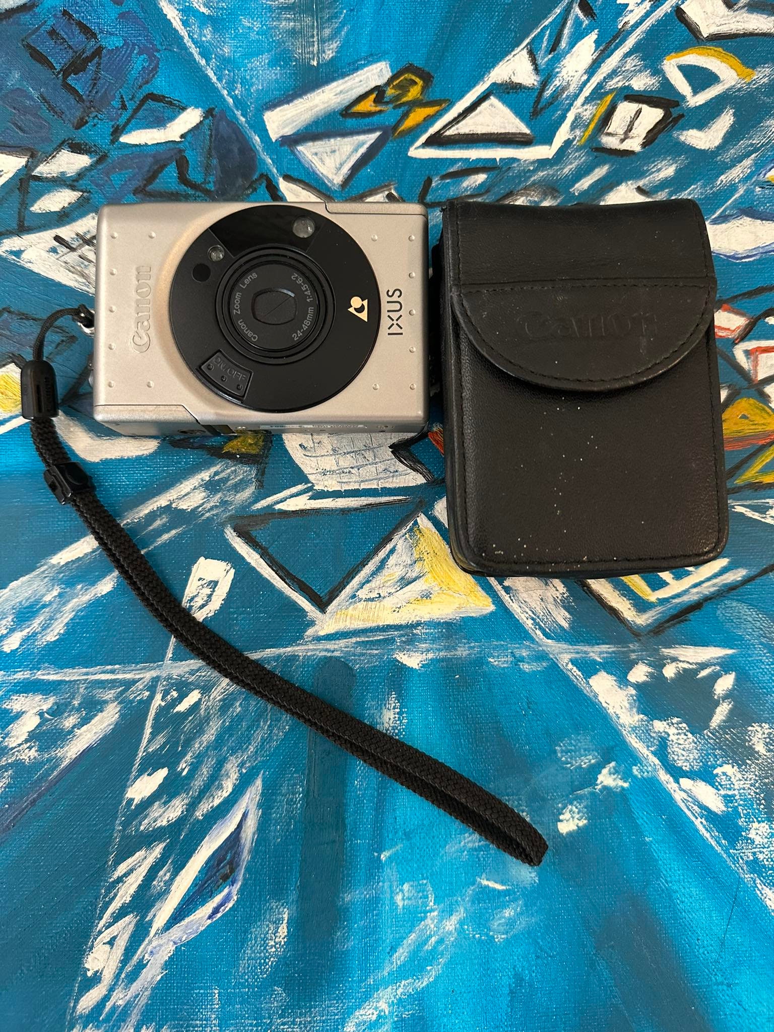 Vintage Canon Ixus Japan 35mm APS Compact Film Camera 24-48mm Zoom  Automatic Autofocus 