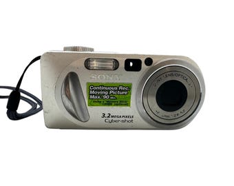 Sony Cybershot DSC-P8 Digital Camera 3x Optical Zoom 3.2 MP
