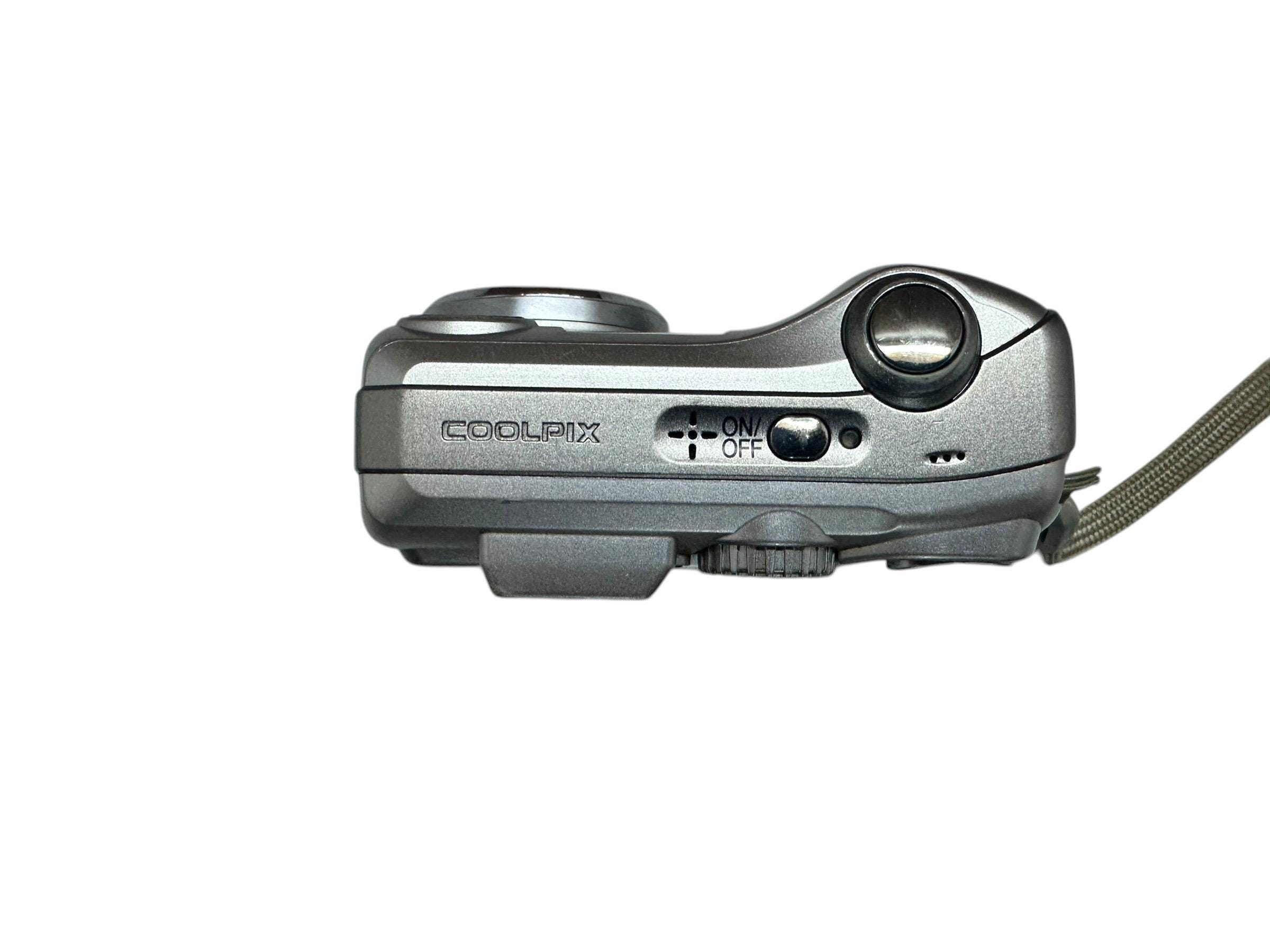 Nikon Coolpix E3200 Nikkor 15 Scene Modes Digital Camera 3.2 MP 3X