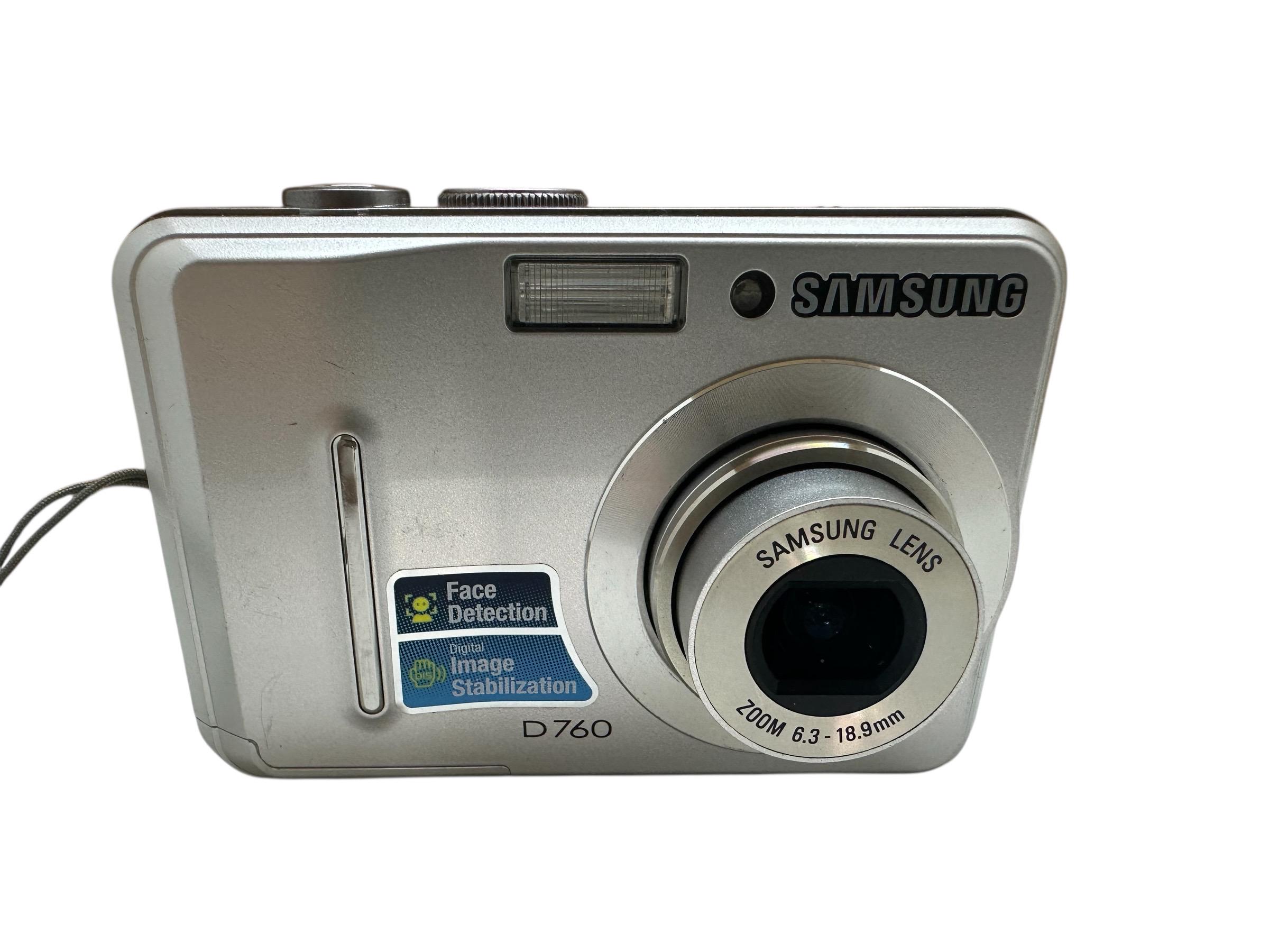 テクサ カメラ Samsung Digimax D760 Digital Camera 3X Optical Zoom 2,4