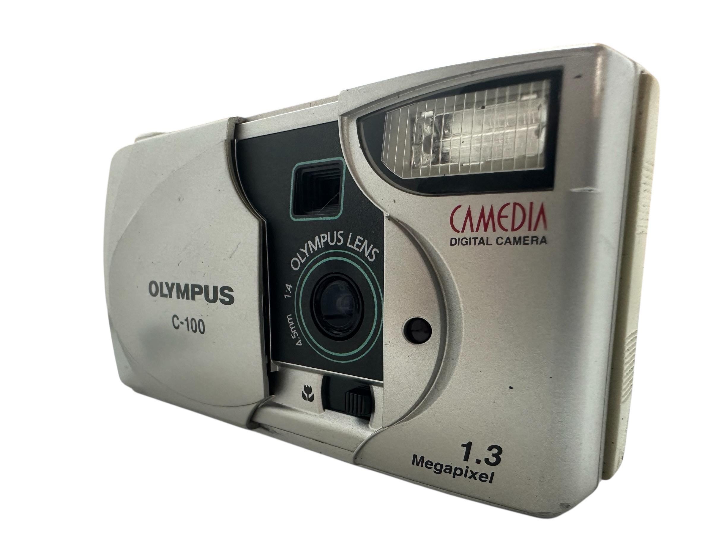 Vintage Olympus Camedia C-100 Zoom Digital Camera Compact 1.3 MP