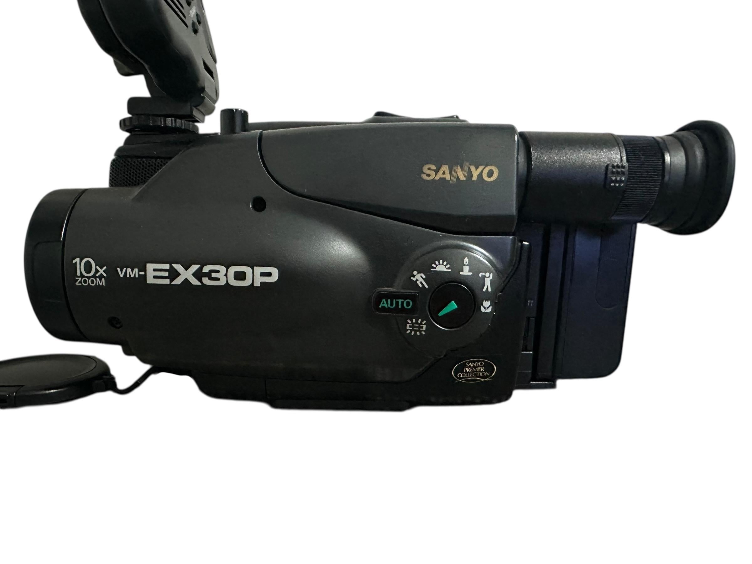 Vintage Sanyo VM-EX30P Old Tapes Tape Japan 8 Mm Camcorder