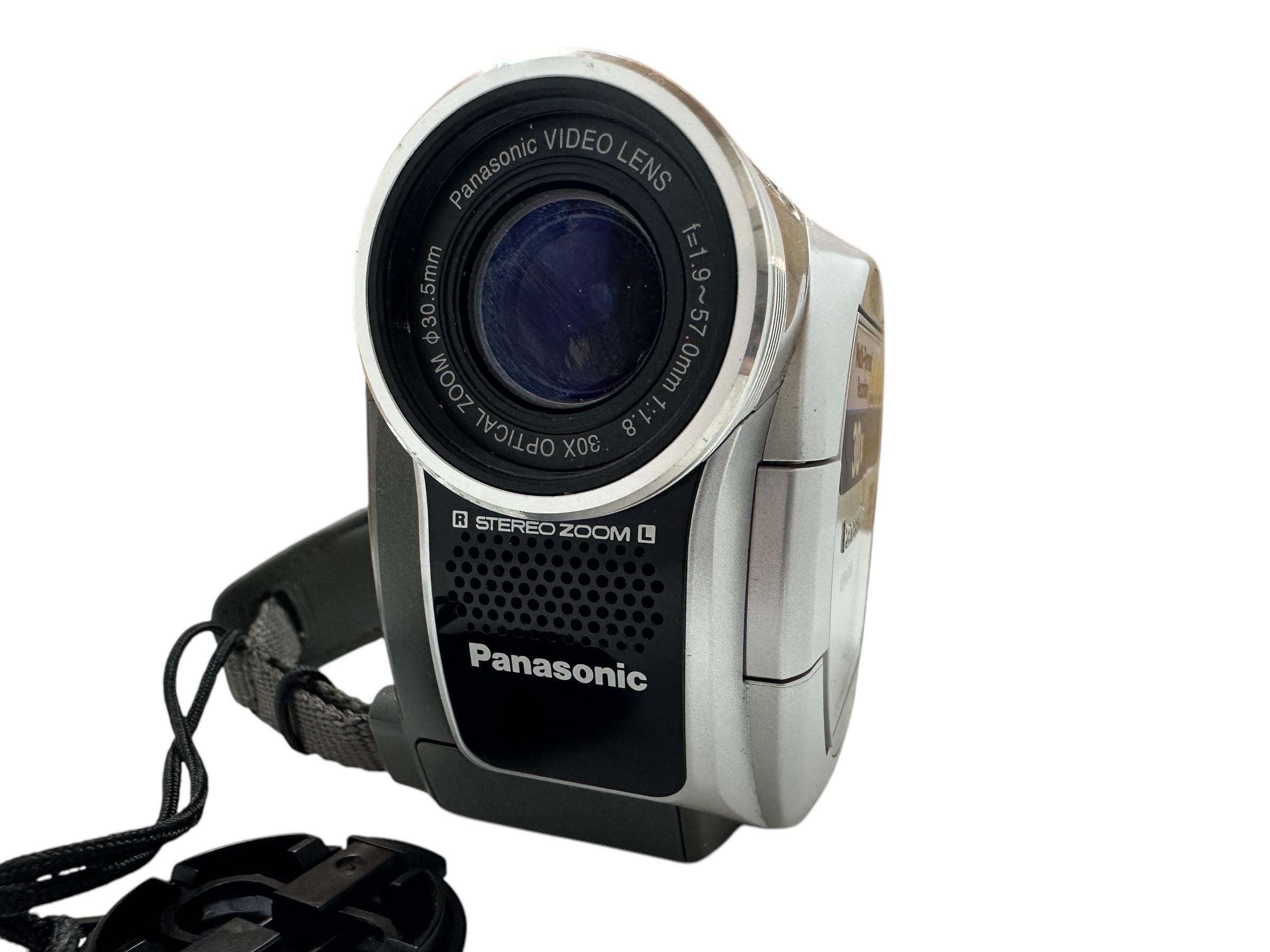 Panasonic Lumix Vdr-d150 DVD Video Camera Recording Japan 30X