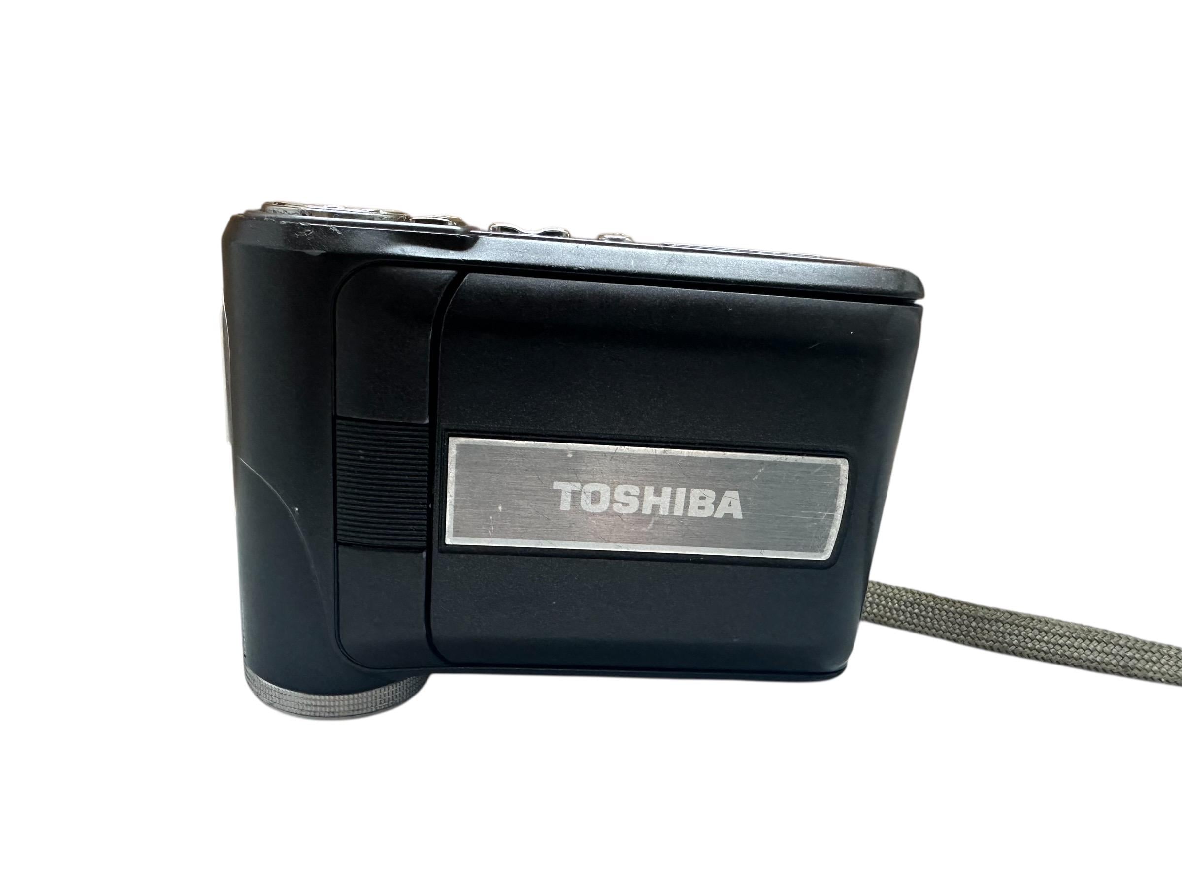 Toshiba PX1333E Japan Video Camera Camcorder Digital Compact + 1gb