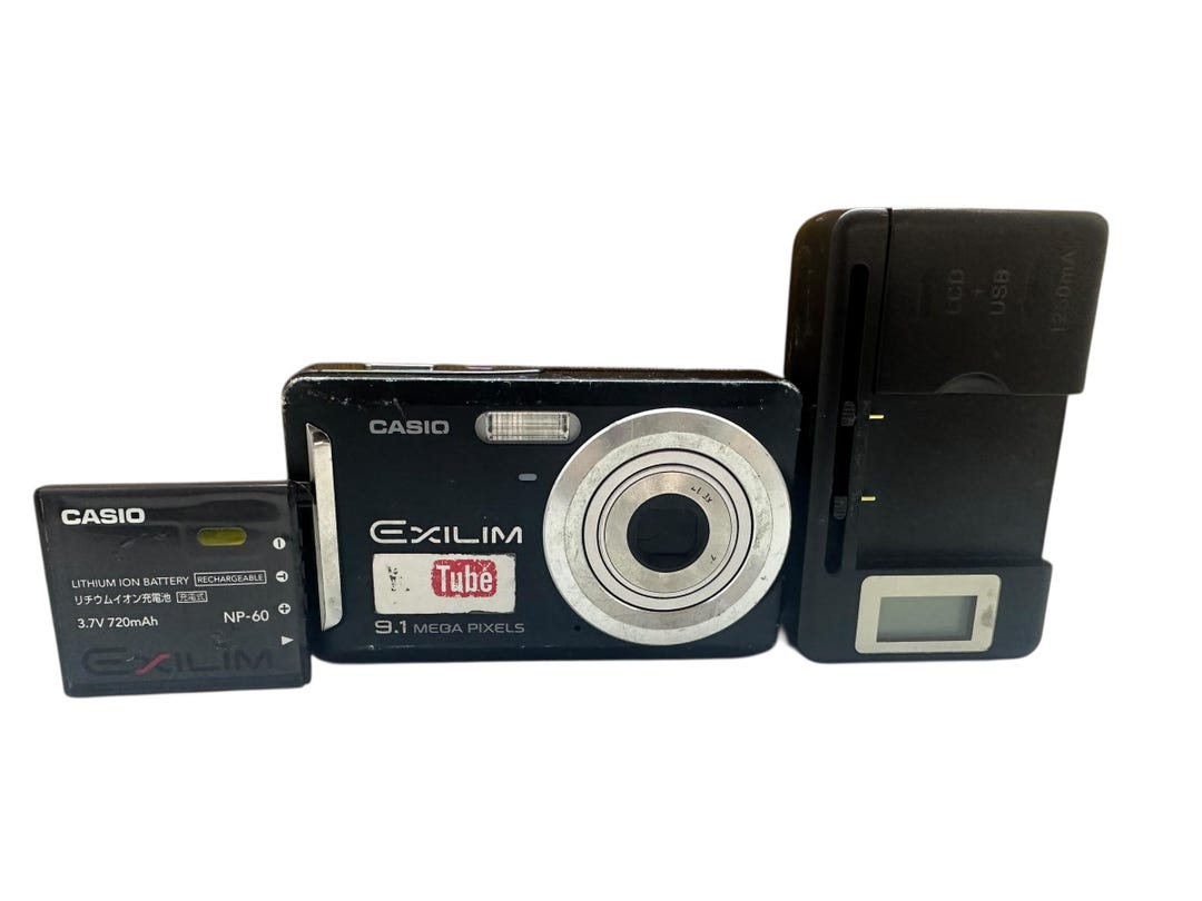 Casio Exilim EX-Z22 MP4 Digital Camera 9.1 MP 3X Optical Zoom
