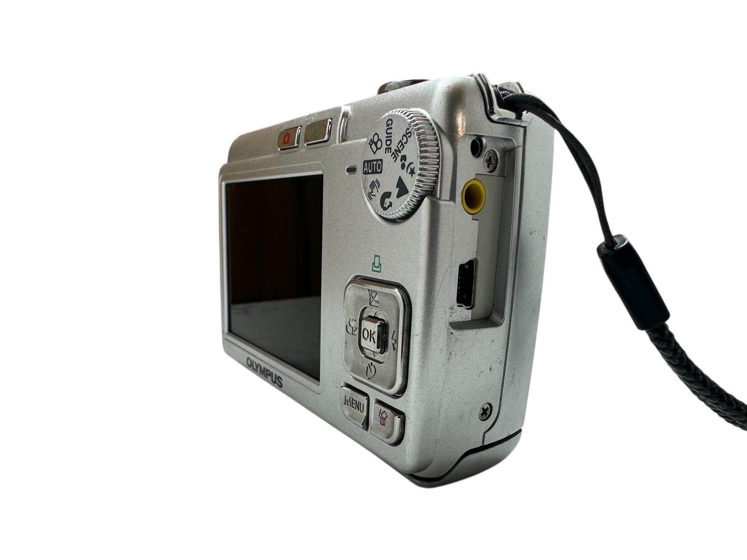 Olympus Fe210 Digital Camera Compact 3X Optical Zoom 7.1 MP 2.5