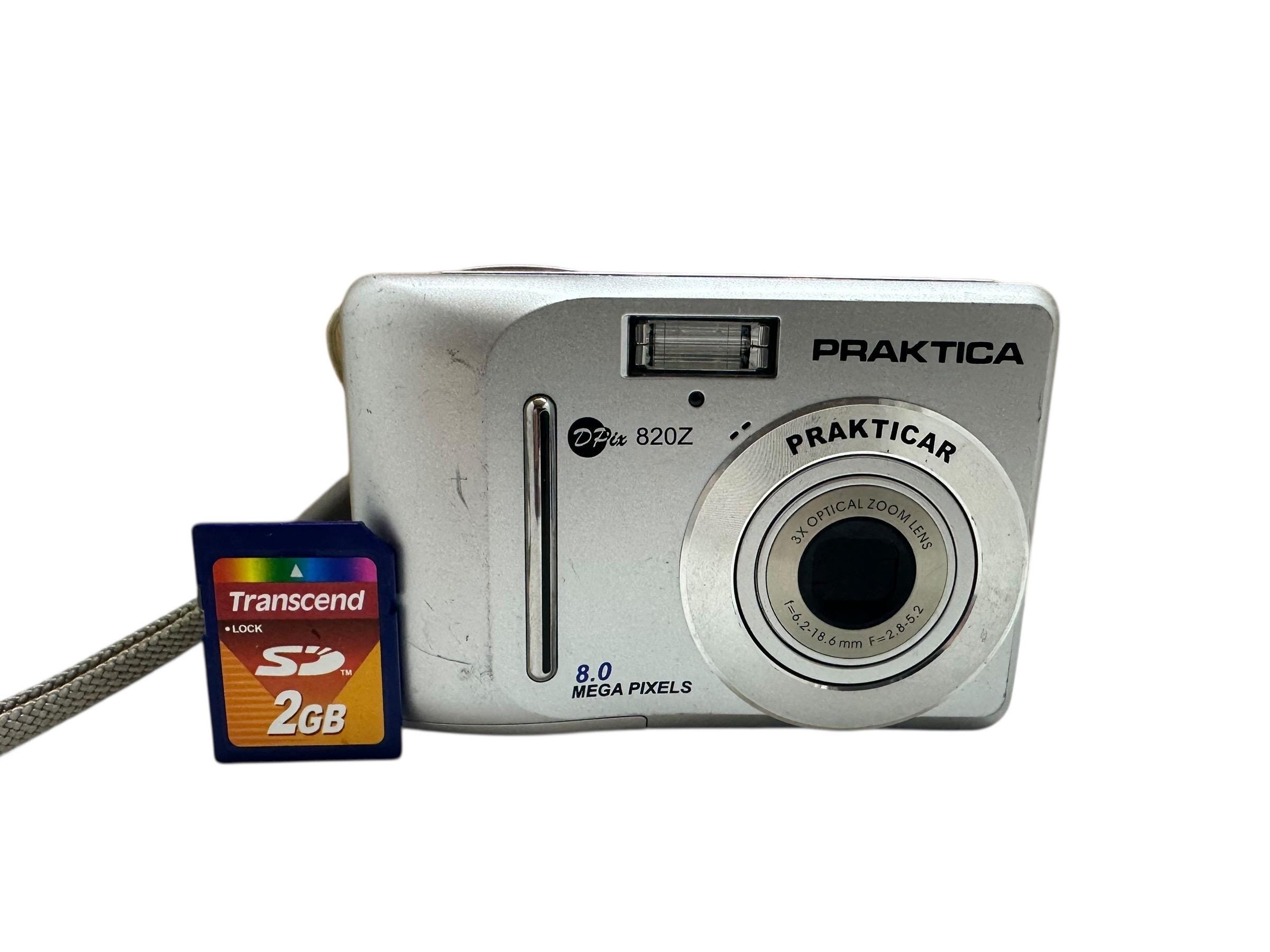 Praktica Dpix 820Z Digital Camera Pentacon 8 Mega Pixels 3x