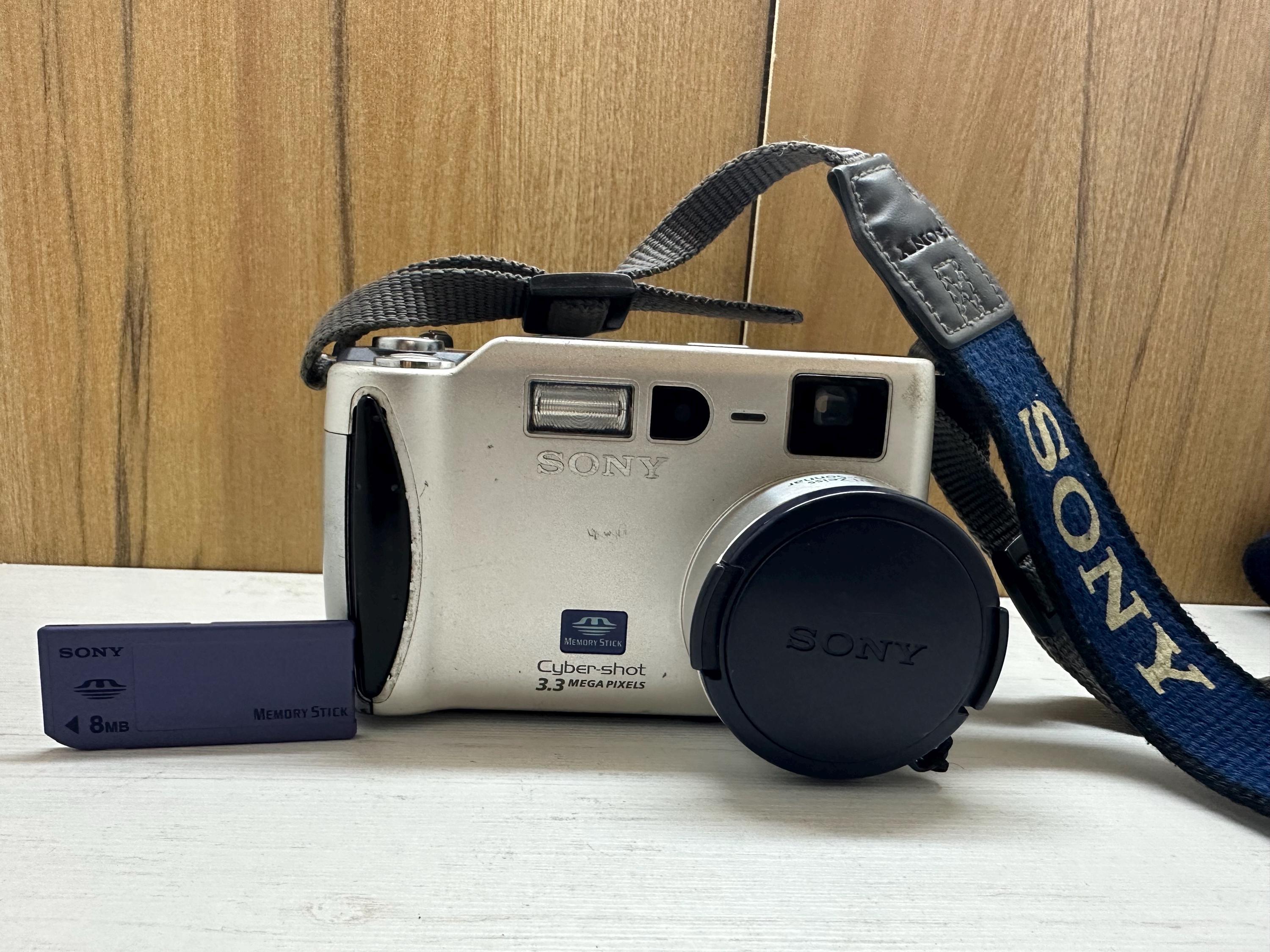 Vintage Sony DSC-S70 Digital Camera Mpeg Movie Hq Made in Japan