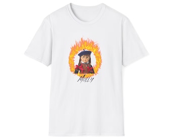 Camiseta gráfica: Muñeca Molly y diseño de fuego
