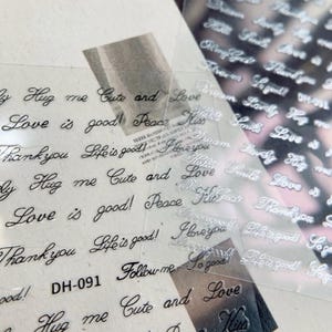 Nagelstickers in sierlijk schrift - Esthetische nagelstickers met woord en citaat - Minimalistische zwart-witte nagelkunst met letters - N0128