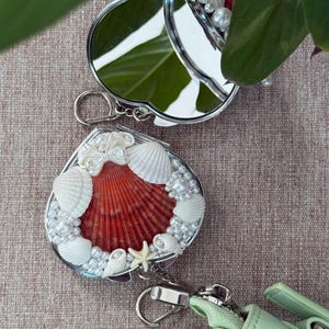 Seashell Heart Mirror Keychain, Handmade Shell Gift for Her, 2-in-1 Purse Charm, Ocean Lover Gift, Beach Keychain for Women