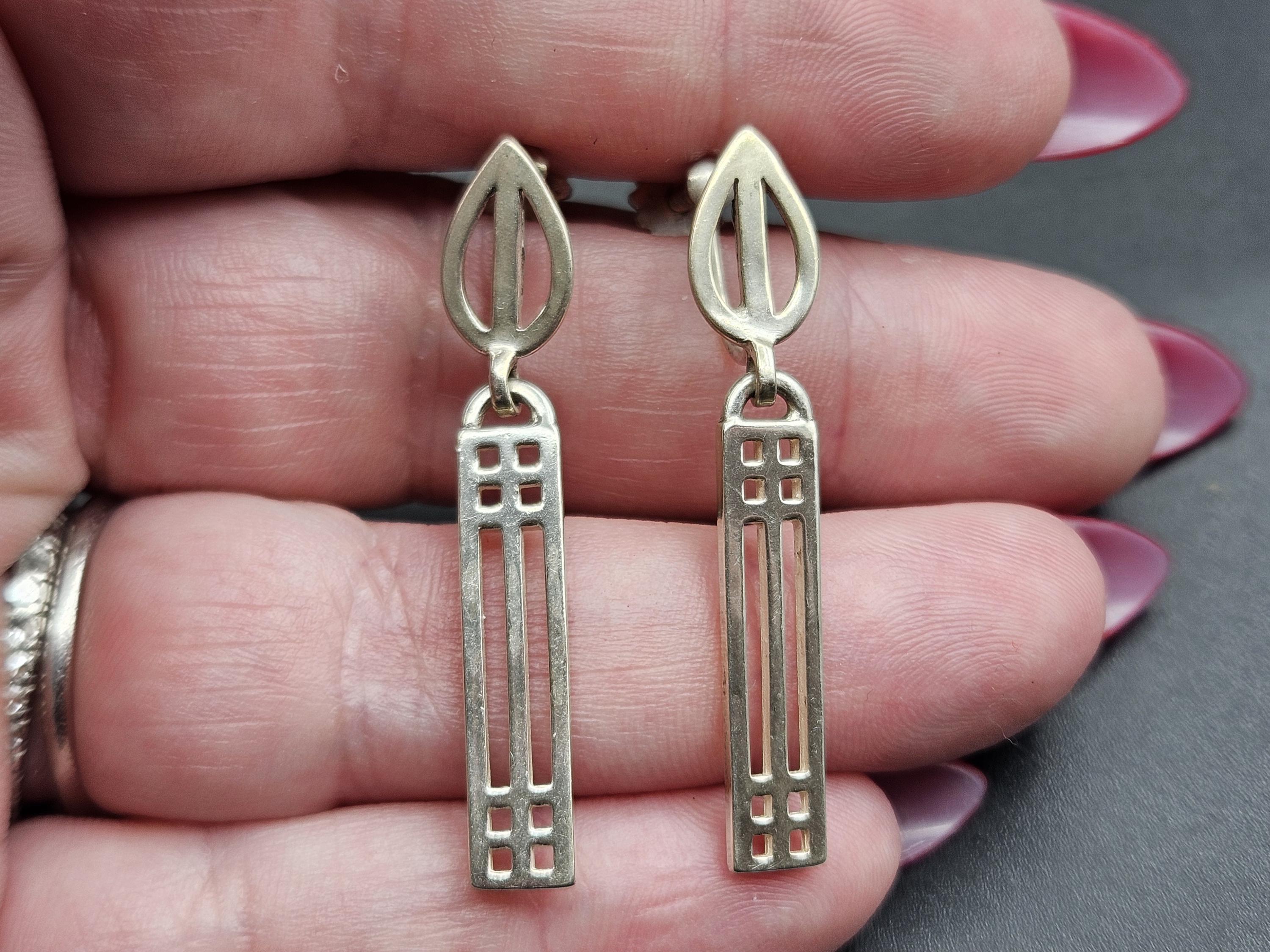 Orecchini a bottone Mackintosh Rose in argento sterling - Orecchini a fiore con design scozzese - Carini, divertenti, stravaganti - Italia