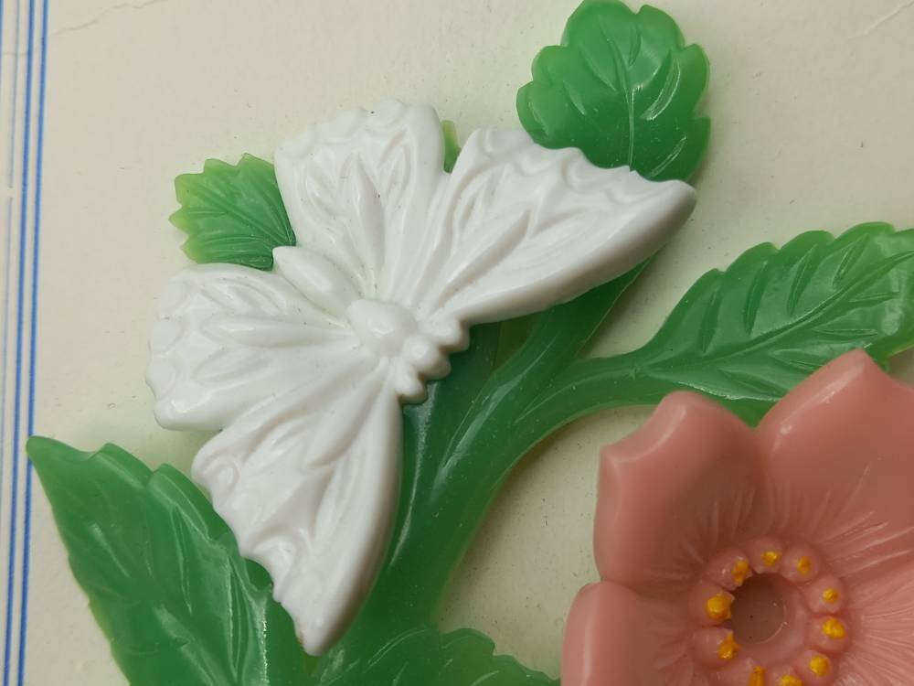 ヴィンテージ セルロイド ブローチ　ドイツ製 ヴィンテージ 1940 年代 セルロイド 3D ピンク フラワー
