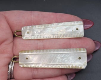 Antique 1930s Art Deco Pair of Carved Mother of Pearl Hairslide Hairclip Barrette