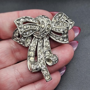 Broche Vintage Art Déco Métal Argenté - Motif Fleur Noeud Et Strass