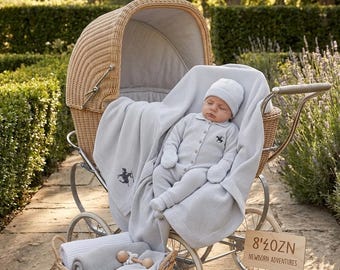 Zachtblauwe Coming Home-outfitset voor babyjongen – romper, muts, wanten, sokken, deken