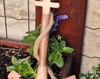 Wood anchor