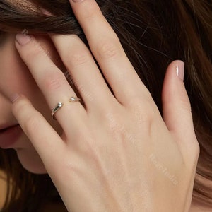 Anello di fidanzamento con diamanti Moissanite taglio rotondo, anello Toi et Moi in oro 14K, anello ovale e rotondo in moissanite a due pietre, anello regalo anniversario