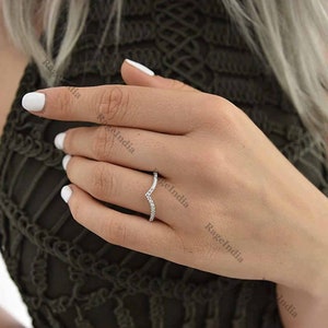 2 MM Round Moissanite Curved Wedding Band Women, 14k White Gold Chevron Ring, V Shape Ring, Stackable Band, Anniversary Band Gifts For Her