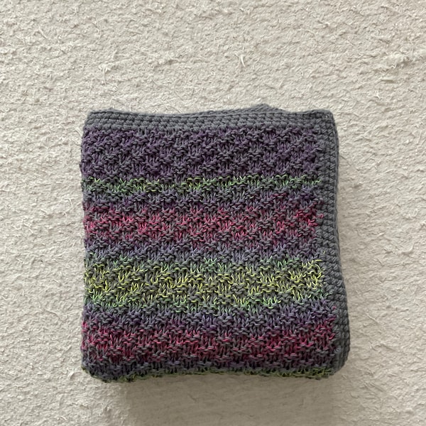 Selbstgestrickte Decke