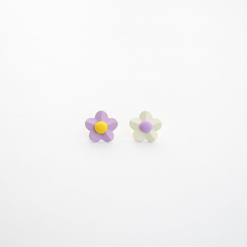 Retro Flower Mismatched Earrings Forget Me Not Earrings Statement Flower Stud Earrings Purple Floral Jewellery Y2K Cute Earrings image 3