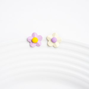 Retro Flower Mismatched Earrings Forget Me Not Earrings Statement Flower Stud Earrings Purple Floral Jewellery Y2K Cute Earrings image 6