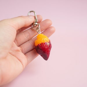 koreanische gebackene Süßkartoffel Keychain | Süßkartoffel Schlüsselanhänger | Goguma Schlüsselanhänger | Asiatisches Essen Schlüsselanhänger | Foodie Accessoires
