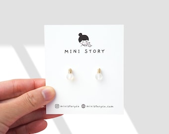Gold Light Bulb Stud Earrings | Tiny Lightbulb Earrings | Miniature Jewellery | Glowing Light Bulb Earrings | Cute Studs