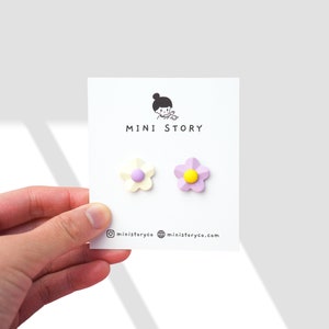 Retro Flower Mismatched Earrings Forget Me Not Earrings Statement Flower Stud Earrings Purple Floral Jewellery Y2K Cute Earrings image 2