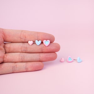 Puces d'oreilles petits coeurs | Boucles d'oreilles coeur rose | Adorables petits clous coeur | Bijoux coeur bleu et rose | Cadeau Saint-Valentin
