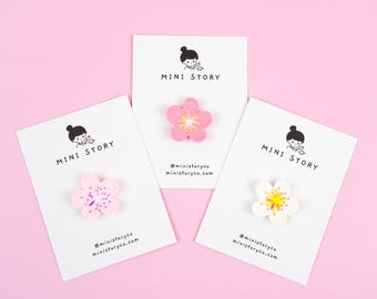 Sakura Flower Brooch | Cherry Blossom Pin | Spring Accessory | Cute Flower Pins for Jackets and Backpack | Aesthetic Flower Pin Gift for Her