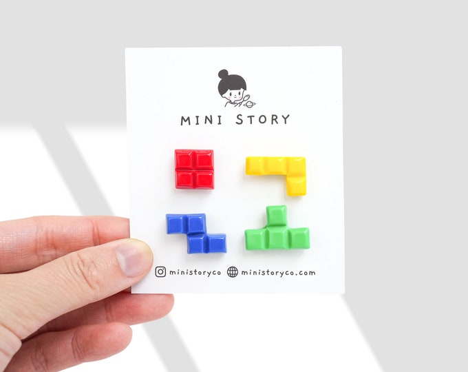 Retro Gaming Pin | Colourful Puzzle Brooch | 80s 90s Accessories | Retro Kidcore Pins | Pixel Art | Gaming Nostalgia Pins | Iconic Gaming