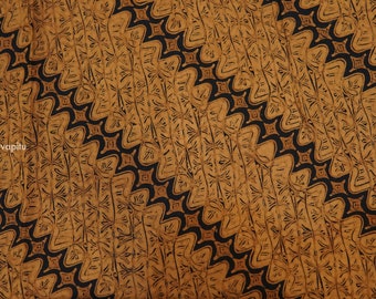 042: Antique Batik Solo " Parang Rusak ", Kain panjang - Skirt cloth , Indonesia, Mid 20 C. | •Vintage batik• Antique•Hand Drawn batik•