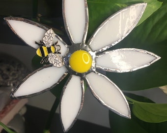 Stained Glass Daisy Suncatcher with Bee Charm