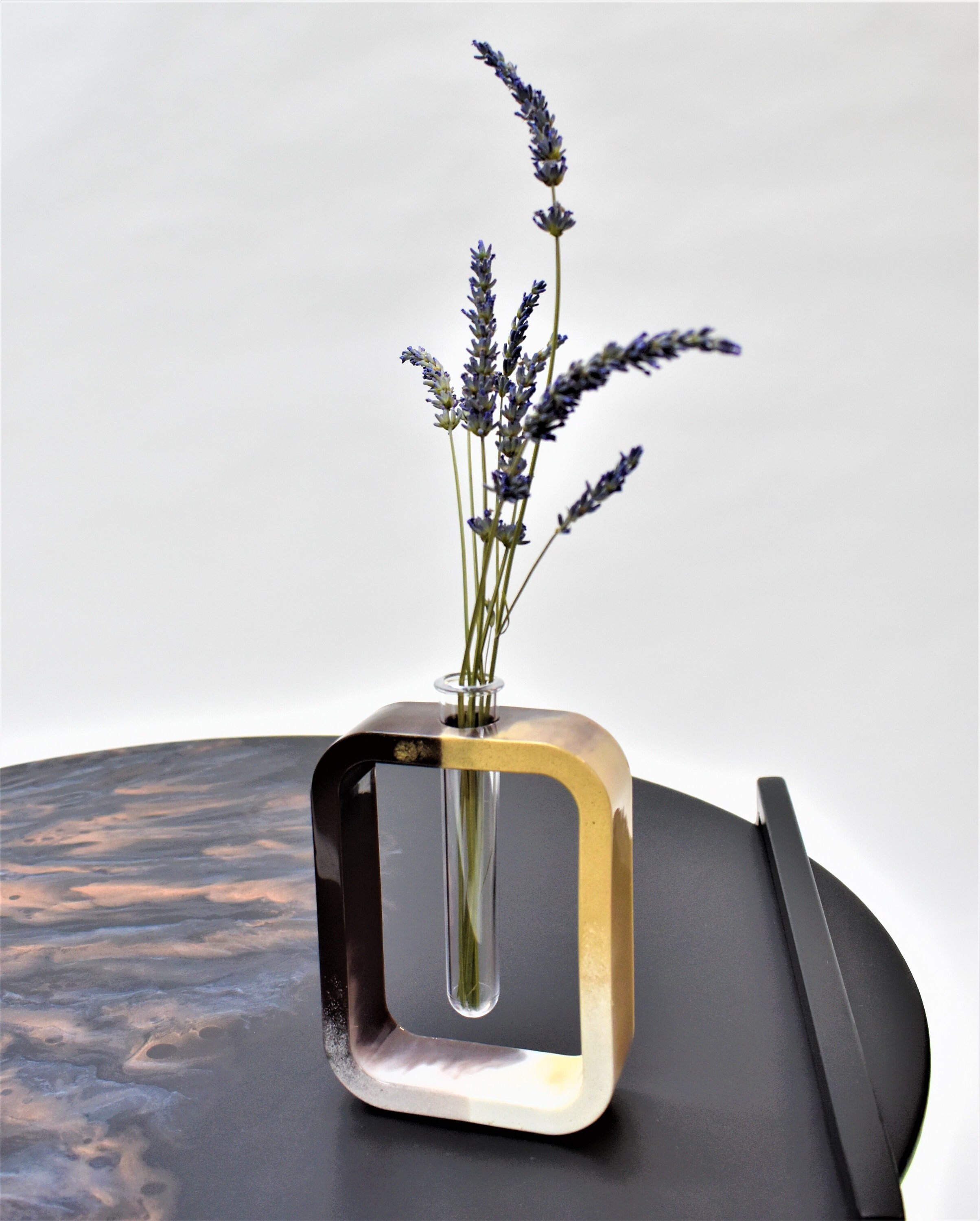 Modern Epoxy Resin Vase for Floral Arrangements Kuko Art Design