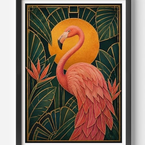 Puede incluir: Lámina artística enmarcada que representa un flamenco rosa con pico negro, sobre un fondo de exuberante follaje verde y un sol naranja. La obra de arte tiene detalles dorados y está enmarcada en negro. Estilo Art Déco.
