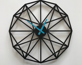 Geometric Poplar Wood Wall Clock: Modern Minimalist Design