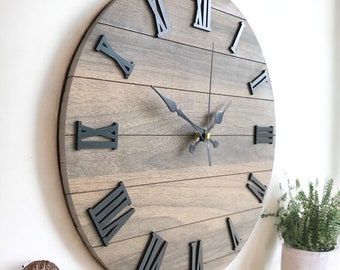 Horloge murale en bois moderne : chiffres romains silencieux, décoration bohème minimaliste