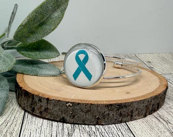 Braccialetto per la lotta contro il cancro cervicale - Braccialetto per la lotta contro il cancro cervicale - Sopravvissuta al cancro cervicale - Nastro e farfalla per la lotta contro il cancro cervicale - Supporto per la lotta contro il cancro cervicale