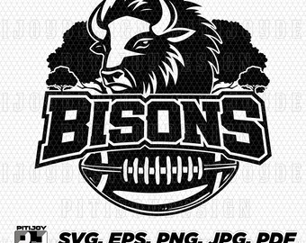 Könnte beinhalten: Schwarz-weiß-Illustration eines Bisonkopfes mit einem Footballhelm und dem Wort "Bisons" in fetter Schrift. Der Bison ist von Bäumen umgeben.