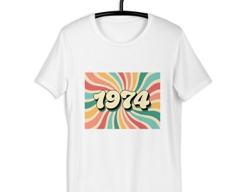 レトロ1974 Tシャツ：カラフルなヴィンテージ誕生日プレゼント