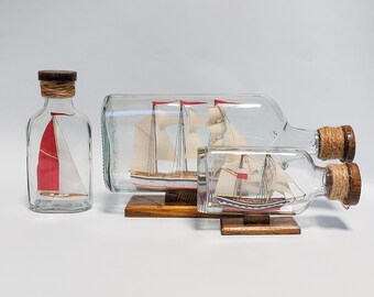 Schip in een fles stock illustratie. Illustration of kleur - 29167691